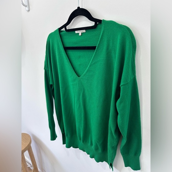 BaeVely Women’s Green V-Neck Sweater - S - Picture 7 of 7